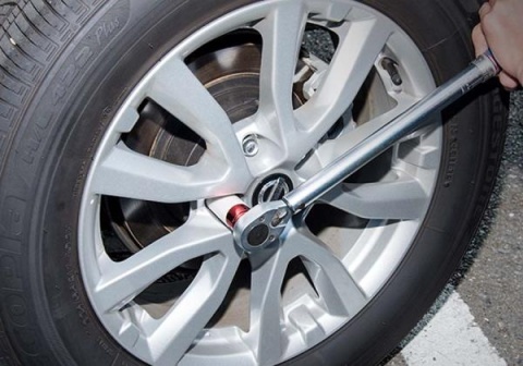 KLUCZ DYNAMOMETRYCZNY 3/8" 5 - 25Nm KLUCZ DYNAMOMETRYCZNY 3/8" 5 - 25Nm