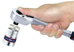 PROMOCJA - 4772-10GS - GRZECHOTKA ZE STOPU ALUMINUM Z PRZYCISKIEM 1/2